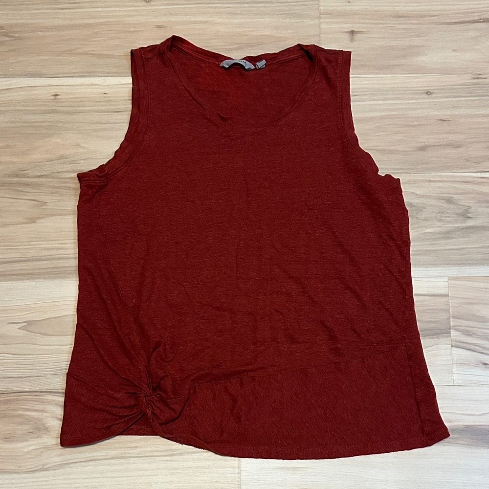 WOMEN'S RED KNIT SLEEVELESS TOP with Twist Detail